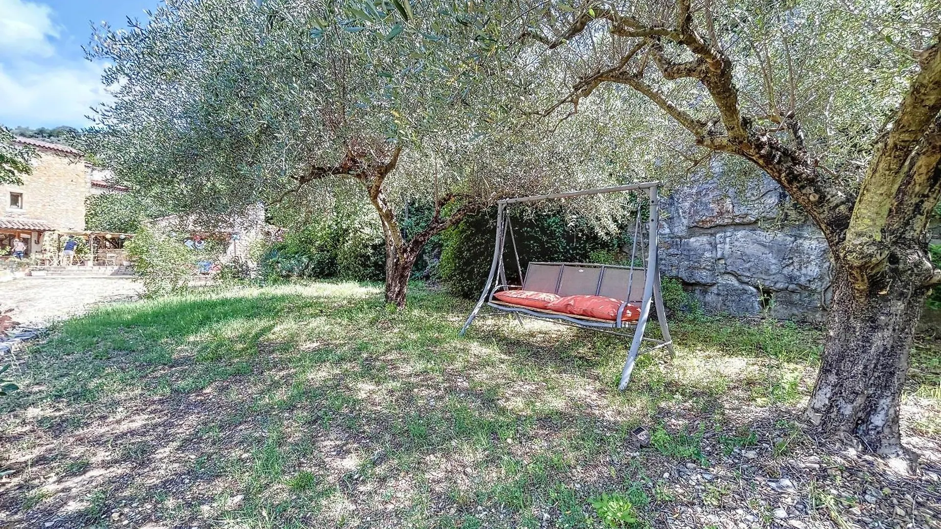 Vila Le Fleuriste Saint-Sauveur-de-Cruzière 0*,  Francie